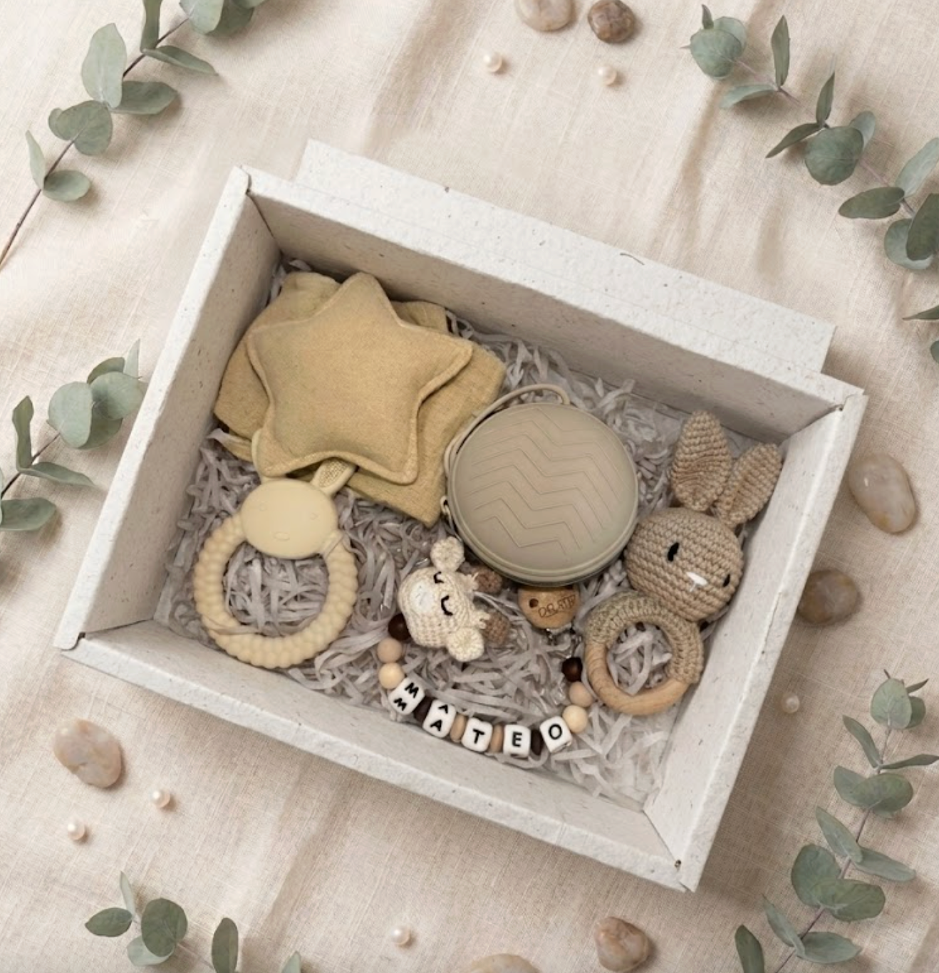 Pack Regalo Bebé Personalizado con Conejito de Crochet | Canastilla para Recién Nacido