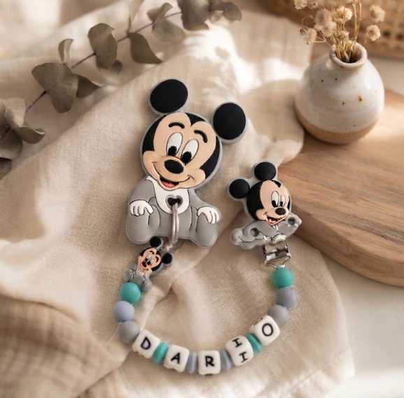 Chupetero Personalizado Mickey Mouse Gris con Nombre | Silicona Alimentaria