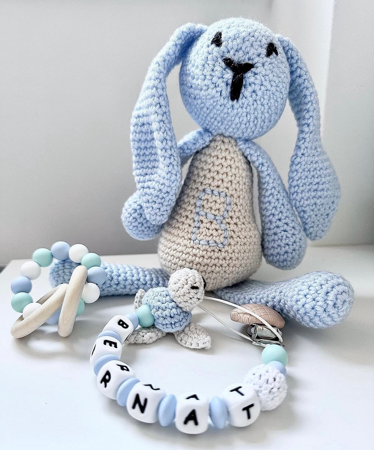 Pack Conejito Azul de Crochet Personalizado para Bebé