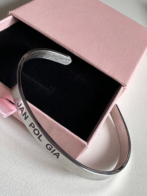 Brazalete plata 6mm con grabado láser.
