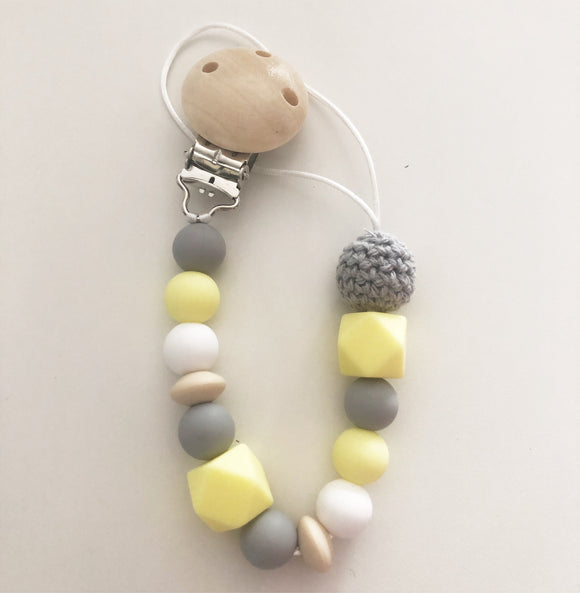 SUJETA CHUPETE HEXA YELLOW